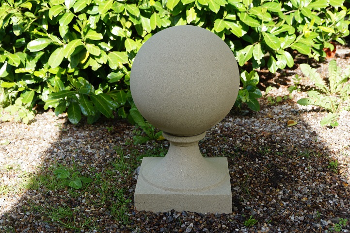 Stone Ball on Base - 380mm.R