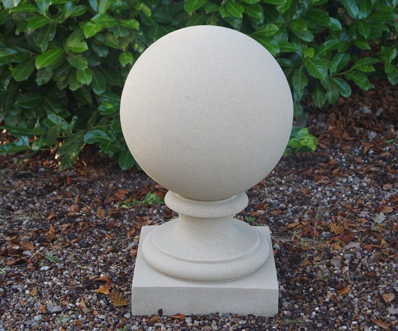 Stone Ball on Base - 450mm.R
